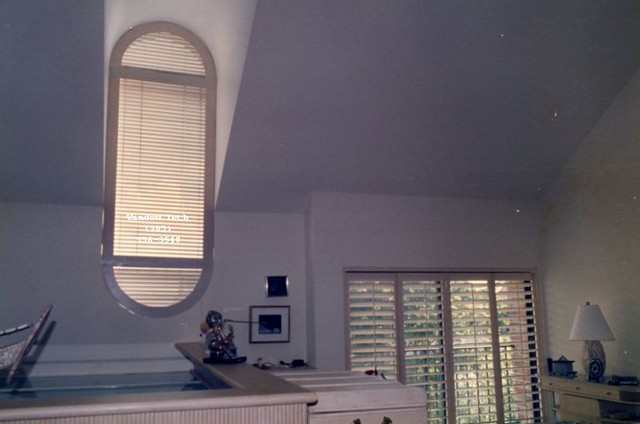 Motorized Wood Blind w top & bottom operable arches